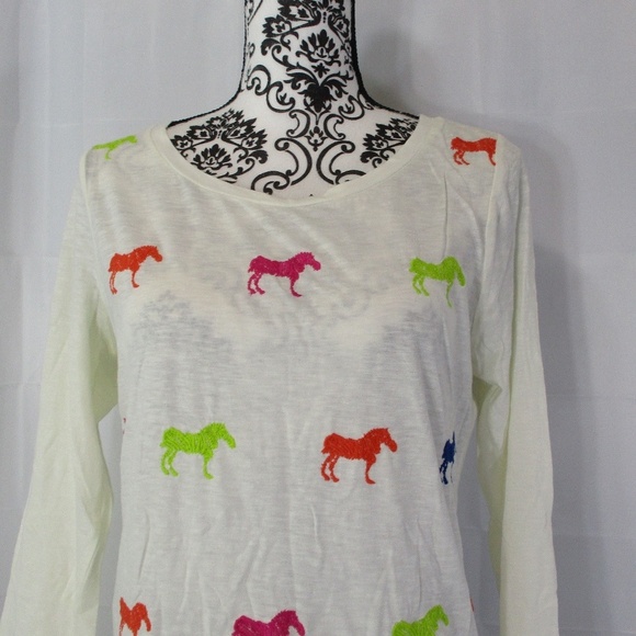 CROWN & IVY Horse Embroidery Top Size Medium - Picture 2 of 8